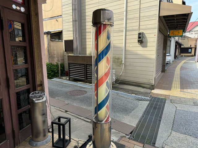 散髪屋さん　サインポール　引き取り限定です　ご注意下さい　岡山県 散髪屋さん サインポール 引き取り限定です ご注意下さい 岡山県